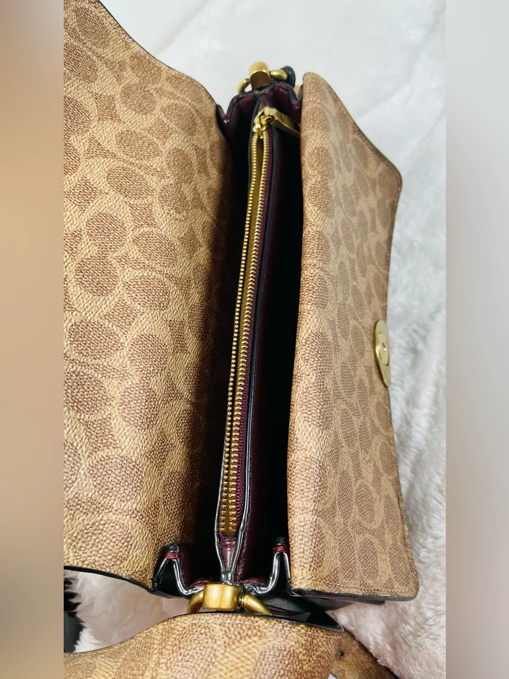 Authentic Coach convertible shoulder/crossbody bag